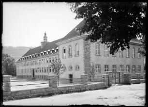 Heilbad Heiligenstadt. Gymnasium. Außenansicht