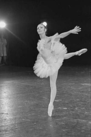 Szenenbilder aus einer Gala-Ballett-Soiree. Deutsche Staatsoper Berlin, 29.01.1972