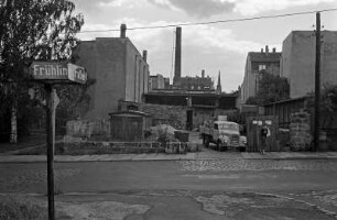 Dresden-Neustadt : In Dresden-Neustadt, Frühlingstrasse mit Barkas/Framo, Hmmage à Christian Borchert