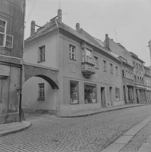 Hebers Hausfront, Bettenhaus Heber : Bautzen. Bettenhaus Heber, Wendische Straße 9. Straßenansicht