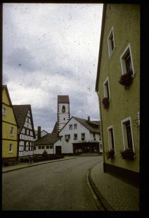 Ortsansicht mit Kirche