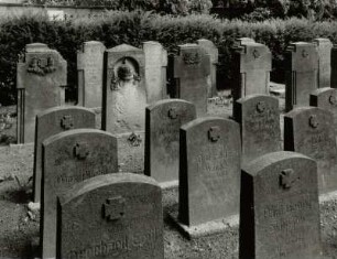 Gedenksteine für Gefallene des 1. Weltkrieges : Gedenksteine für Gefallene des 1. Weltkrieges. Stein (nach 1918). Großröhrsdorf, Friedhof