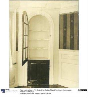 Salem, 125, Derby Street, Captain Edward Allen House, Wandschrank
