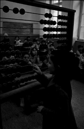 Übergangs-Schulunterricht für italienische Gastarbeiterkinder in zwei Sonderklassen der Gutenbergschule