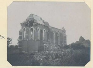Foto der zerstörten Kirche in Ovillers(-la-Boisselle)