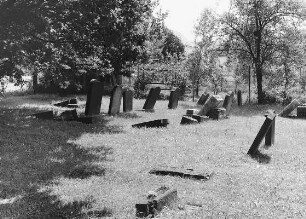 Sachgesamtheit Jüdischer Friedhof; Linden, Hinter der Schlehhecke
