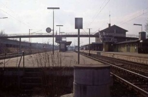 Korntal Fußgängerbrücke Bahnsteig