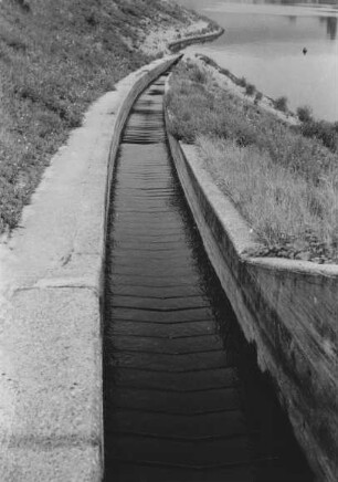 Bootsgasse Stauanlage Zeltingen/Mosel