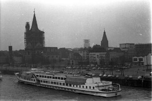Köln-Deutz: als Hotel; Schiff Europa am Anlegeplatz