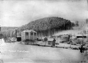 Bahnhof Steinbach und Bartzsch-Fabrik : Die Fabrik steht auf dem Grund und Boden von Arnsfeld / Oberschaar