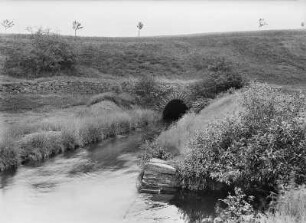 Großschirma-Rothenfurth, Churprinzer Bergwerkskanal mit Tunnel bei Rothenfurth am linken Muldenhang