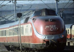 Stuttgart Hbf. Gleis 16 VT 601 017