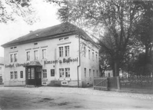Ullersdorf, Hauptstraße 15. Gasthof "Ullersdorf" (Konzert- und Ballsaal). Straßenansicht