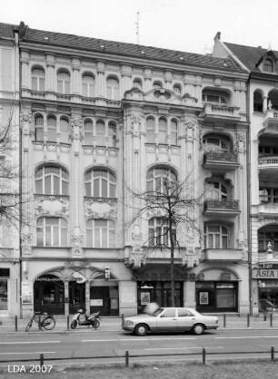 Wohn- und Geschäftshaus; Berlin, Tempelhof-Schöneberg