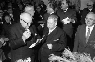 Freiburg: Regierungspräsidium; Verabschiedung Forstpräsident Leonhard; Gruppen mit Landwirtschaftsminister Leibfried, Regierungspräsident Dichtel