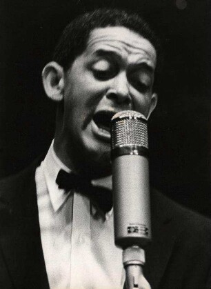 Trummy Young [singend]