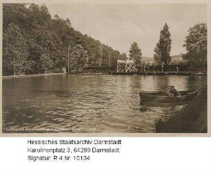Reichelsheim im Odenwald, Freibad / Schwimmbecken mit Boot