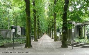 Friedhof der Jüdischen Gemeinde zu Berlin mit Einfriedung; Berlin, Pankow