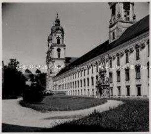 St. Florian, Stiftskirche, Frontansicht