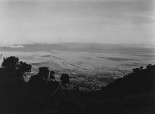 Landschaft am Mount Meru : Blick vom Gipfel des Mount Meru auf die den Vulkan umgebene Landschaft