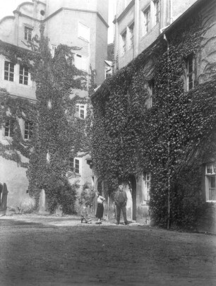 Schloss Forderglauchau : Glauchau. Schloss Forderglauchau (1527-1534, A. Günther, Umbau 1603). Innenhof mit Treppenturm