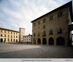 Piazza Duomo, Pistoia