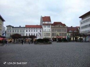 Wohnhausgruppe & Geschäftshaus & Wohnhaus; Berlin, Spandau