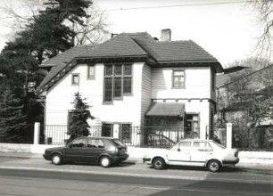Dresden-Pieschen, Großenhainer Straße 148. Villa (um 1925). Straßenansicht mit Einfriedung
