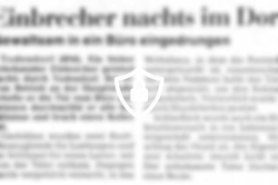 Einbrecher nachts im Dorf