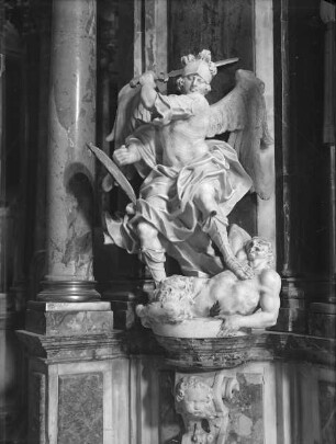 Erzengel Michael im Kampf gegen einen Dämon