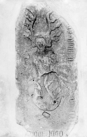 Wappengrabstein Sigismund von Neuhaus : Wappengrabstein Sigismund von Neuhaus (um 1464). Klagenfurt-Viktring, Pfarrkirche Maria vom Siege