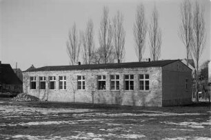 Landwirtschaftsschule in Crostwitz. Außenansicht. : Ratarska šula w Chrósćicach. Wonkowny napohlad.