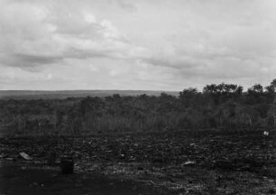 Schichtstufen : Blick auf eine Landschaft, die insbesondere von Schichtstufen (veraltet: Landstufen) geprägt ist.