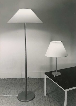 Stehlampe 935 und Tischlampe 938 von Nessen
