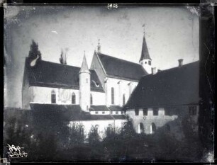 Kreuzgarten und Frauenchor