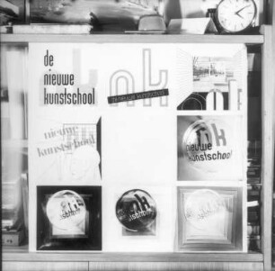 Plakatentwurf für die Nieuwe Kunstschool. Feder, Tusche, Deckfarbe, Foto; 58,2 x 60,5 cm (1934-1935; H. Rose)