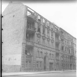 Negativ: Ruine, Elßholzstraße 13, 1951