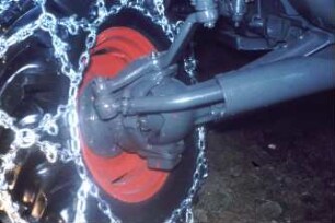 Fotografie: Traktor, Allradtraktor, Lenkung, Allradantrieb, Schneekette