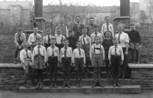 NS-Jungschar (Jungen) der Ortsgruppe Roßwein. Roßwein, um 1935