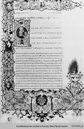 Seneca: Epistolarum liber : Buchseite mit Text, Randbordüre, eingeschlossenem Mediciwappen und historisierte Initiale I mit einem Senecaporträt