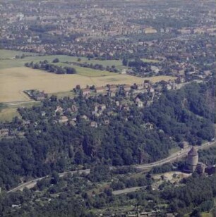 Stadtteilansicht. Blick über Plauenschen Grund mit Eisenbahnlinie und Tharandter Straße gegen Stadtteile Naußlitz, Wöfnitz und Löbtau