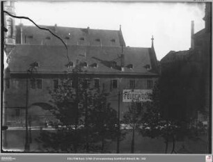 Feuerwache Münzgasse 9 (Abtsgebäude Karmeliterkloster) von Norden