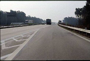 Ausfahrt aus Nebenfahrbahn West (Mannheim Richtung Heilbronn) zu Hauptfahrbahn West (Mannheim Richtung Heilbronn)