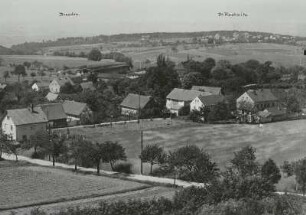 Gönnsdorf (Dresden-Gönnsdorf). Ortsteilansicht vom Friedrich-August-Turm gegen Dresden-Rochwitz. Blick nach Westen