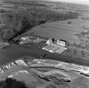 Gärtnerei Moldenhauer (Oetjendorfer Landstraße 37): Luftbild: im Vordergrund Kiesgrube Oetjendorf