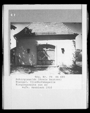 Schirgiswalde-Kirschau,. Evangelische Friedhofskapelle (um 1920). Eingangsseite von Südosten