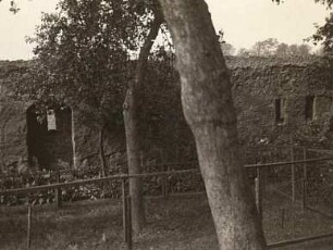 Bautzen. Wehrgang im Pfarrgarten der St. Michaeliskirche