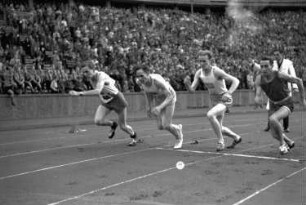 Berlin: Olympiastadion; 100-m-Lauf; Start