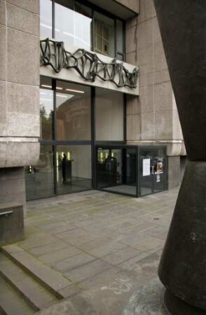 Bronzerelief