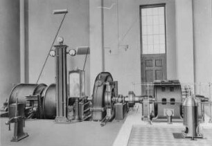 Fördermaschine mit Drehstrom-Kollektormotor-Antrieb, 2000 Volt, Leistung: 106/430 PS (Bergmann, Berlin) : Technikgeschichte | Elektrotechnik | Verbrauch elektrischer Energien | Elektromotoren